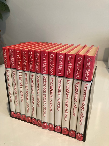 Enid Blyton Salaisuus-kirjasarja, 12 osaa