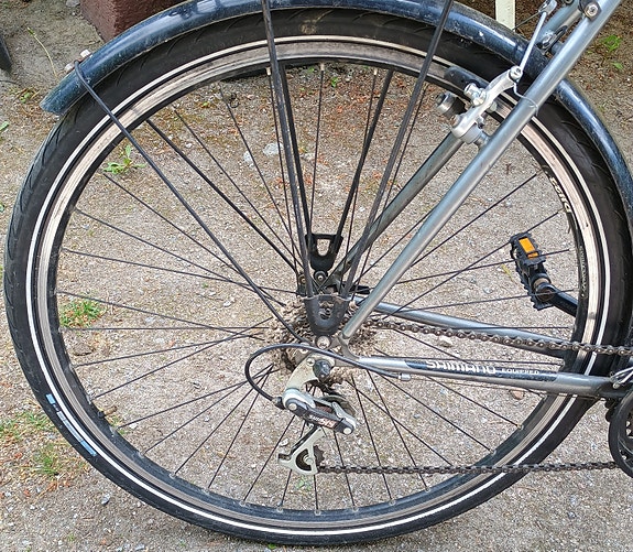 9v vähän ajettu takavanne