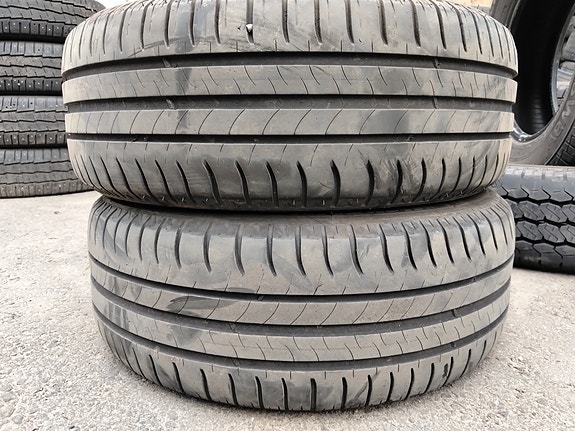 195/55/15 Michelin kesärenkaat 2 kpl, pinta 4,5/5,5mm. Dot 4515