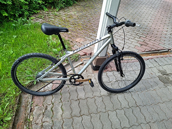 Nishiki maastopyörä 26" hopea