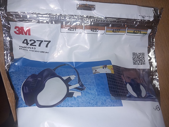 Uusi hengityssuojain 3M 42277