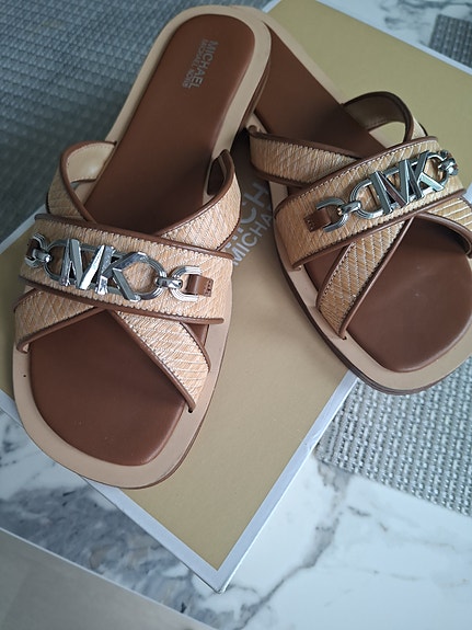 Michael Kors nahkaa sandaalit