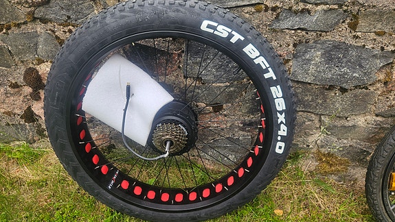 26" Fatbike takavanne sähkömoottorilla 250w
