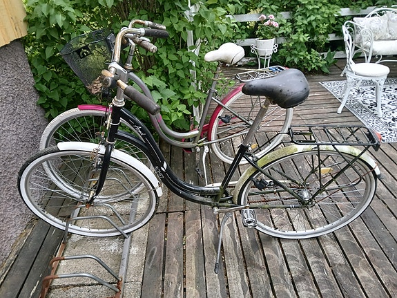 2 polkupyörää