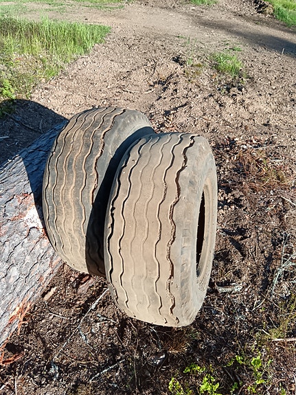 Peräkärryn renkaat