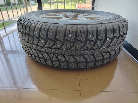 Talvirenkaat vanteilla Audi Q5 235/65 R17