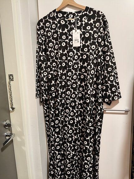 Marimekko Vaula Unikko mekko XL mustavalkoinen