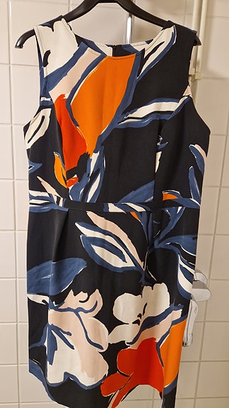 Apart juhlamekko 46
