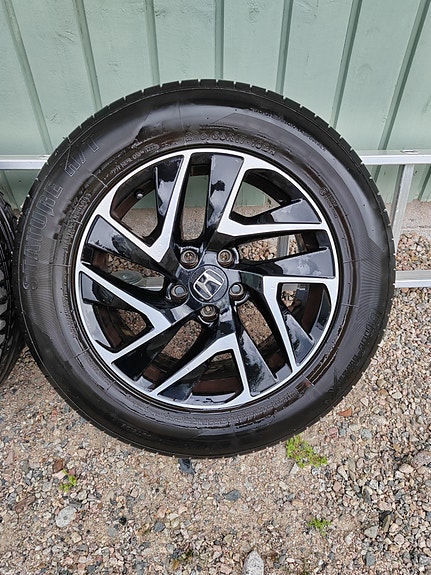 Honda cr-v renkaat ja vanteet 17"