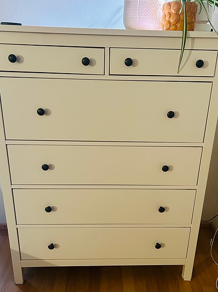 Ostetaan hemnes lipasto