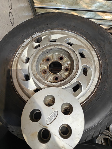 Ford Taurus OEM 195/70/14