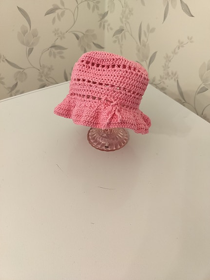 Virkattu vauvan hattu pinkki ja oranssi