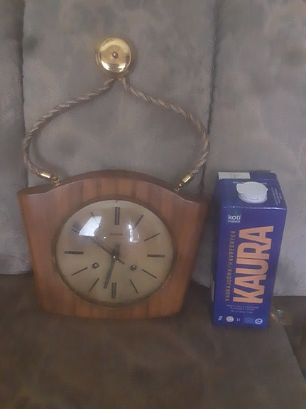 Hermle Seinäkello, kunnostettava, VARATTU