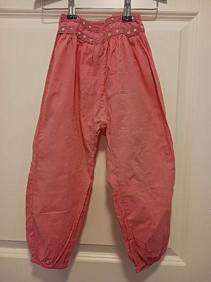 Lindex tyttöjen ohuet kesähousut koko 104 cm vaaleanpunainen
