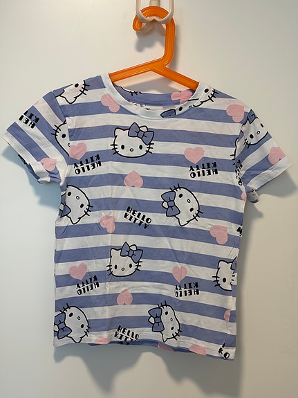 H&M Hello Kitty t-paita koko 122 kirjava tytöille
