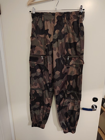 Carco Camo maastokuvioiset housut S koko