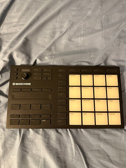 Native instruments: Maschine Mikro MK3 HALVALLA