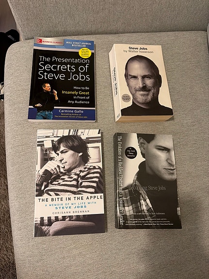 Steve Jobs -aiheiset kirjat, 4 kpl