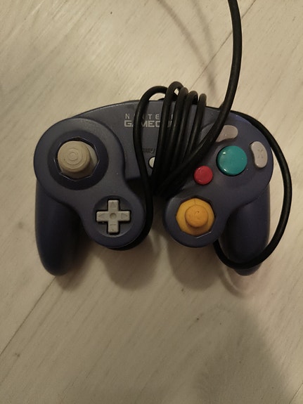 Nintendo GameCube ohjain violetti