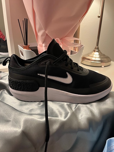 Nike Amixa naisten kengät, koko EU 40.5 erittäin hyväkuntoinen