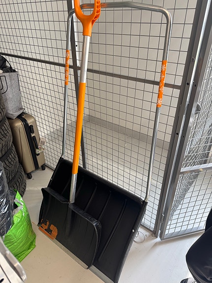 fiskars lumenlapioita/fiskars shovels