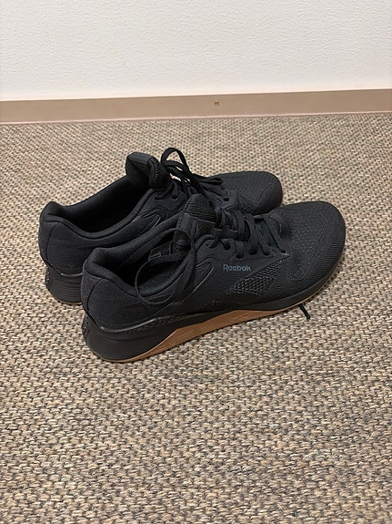 Reebok Nano X4 painonnosto/treenikengät 44,5 Musta