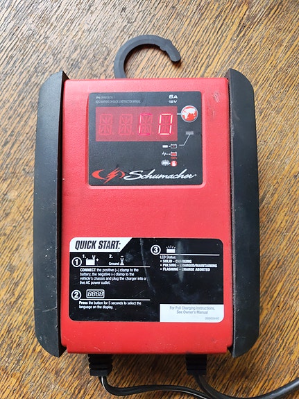 6v-12v akku- ja ylläpito laturi