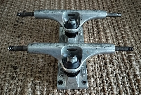 Thunder Team 140 mm. trukit.
