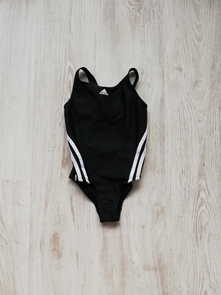 Adidas tyttöjen musta uimapuku 128cm