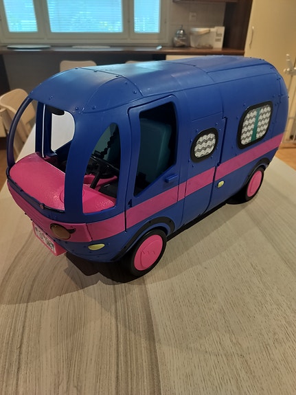 L.O.L. matkailuauto
