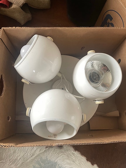 LAMPUKAS / kattovalaisin