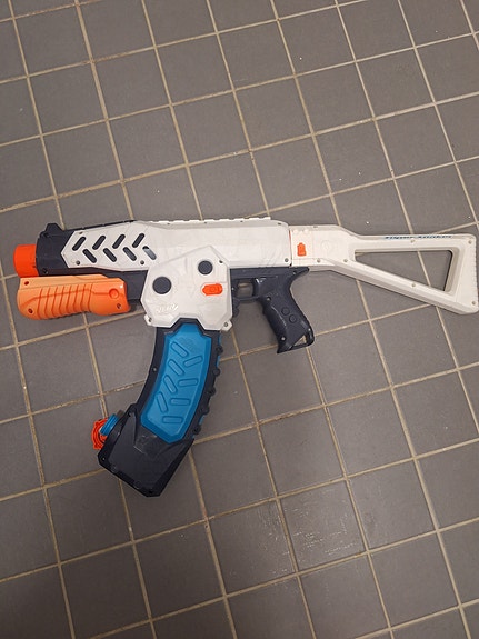 Myydään nerf vesipyssy