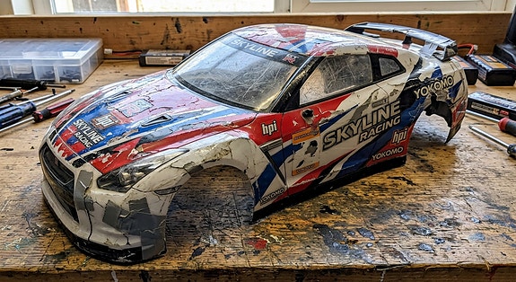 Ostetaan RC auto 1/10 touring ja sedan koreja rekvisiitaksi, rikkiäiset kelpaa