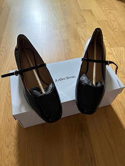 & Other Stories Mary Jane Leather Pumps