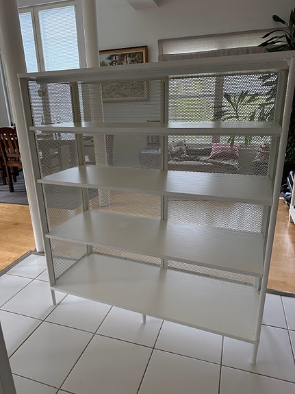 IKEA metallinen hyllykkö valkoinen