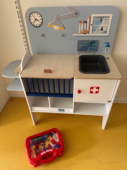 Lasten leikkiin lääkärikeskus
