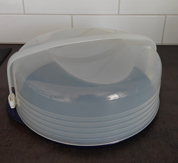 Tupperware kakkukupu