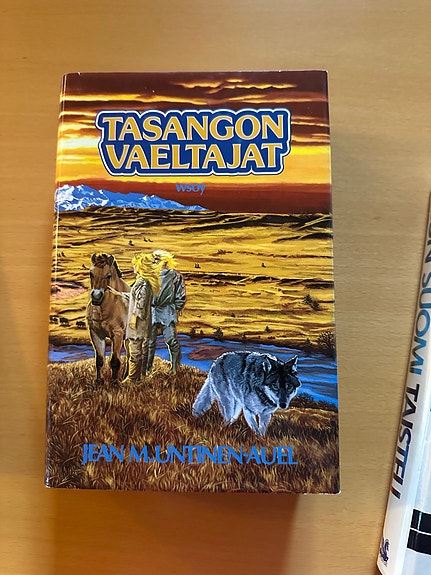 Jean M. Untinen-Auel Tasangon vaeltajat kirja