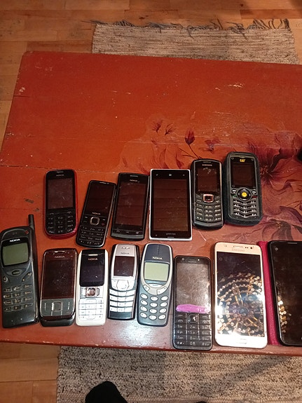 Vanhat Nokia puhelimet