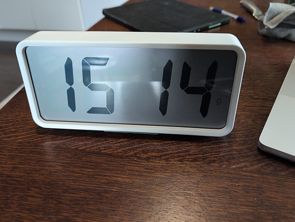 Muji digitaalinen kello