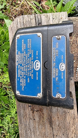 C.A.V latausrele