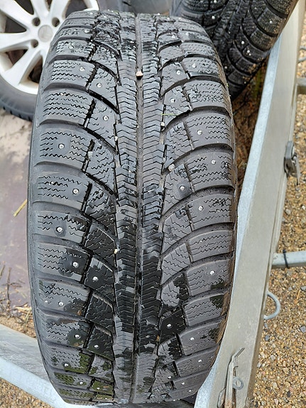 Matador nastarenkaat vanteilla 205/60 R16