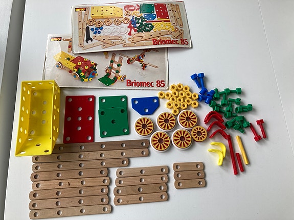 Retro brio builder sarja