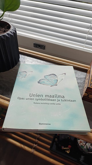 Unien maailma- kirja