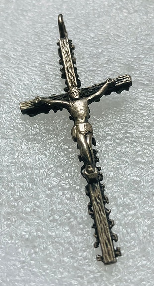 Metallinen krusifiksi-riipus unisex, 5,5 cm pitkä