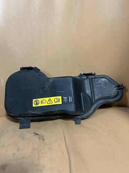 Volvo V70 mk3 ajovaloumpion takakansi
