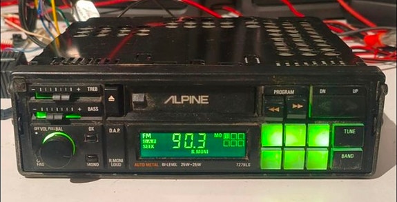 Ostetaan Alpine kasettimankka!