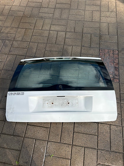 Volvo V70 mk2 takaluukku