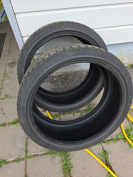 Triangle kitkarenkaat 245/35R20