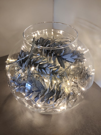 Iso lasimalja koristeineen